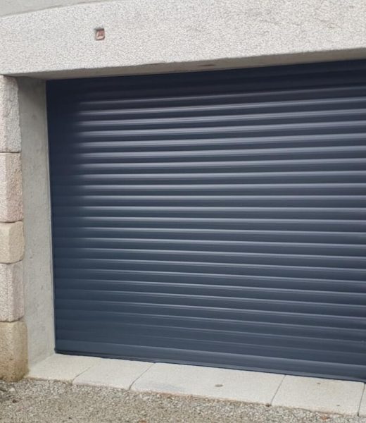 imgi_135_porte-de-garage-enroulable-gris-anthracite-7016